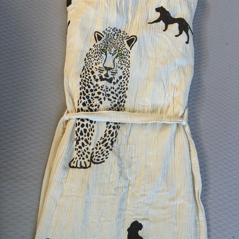 Cheetah Robe. Stunning!! - Picture 3 of 5
